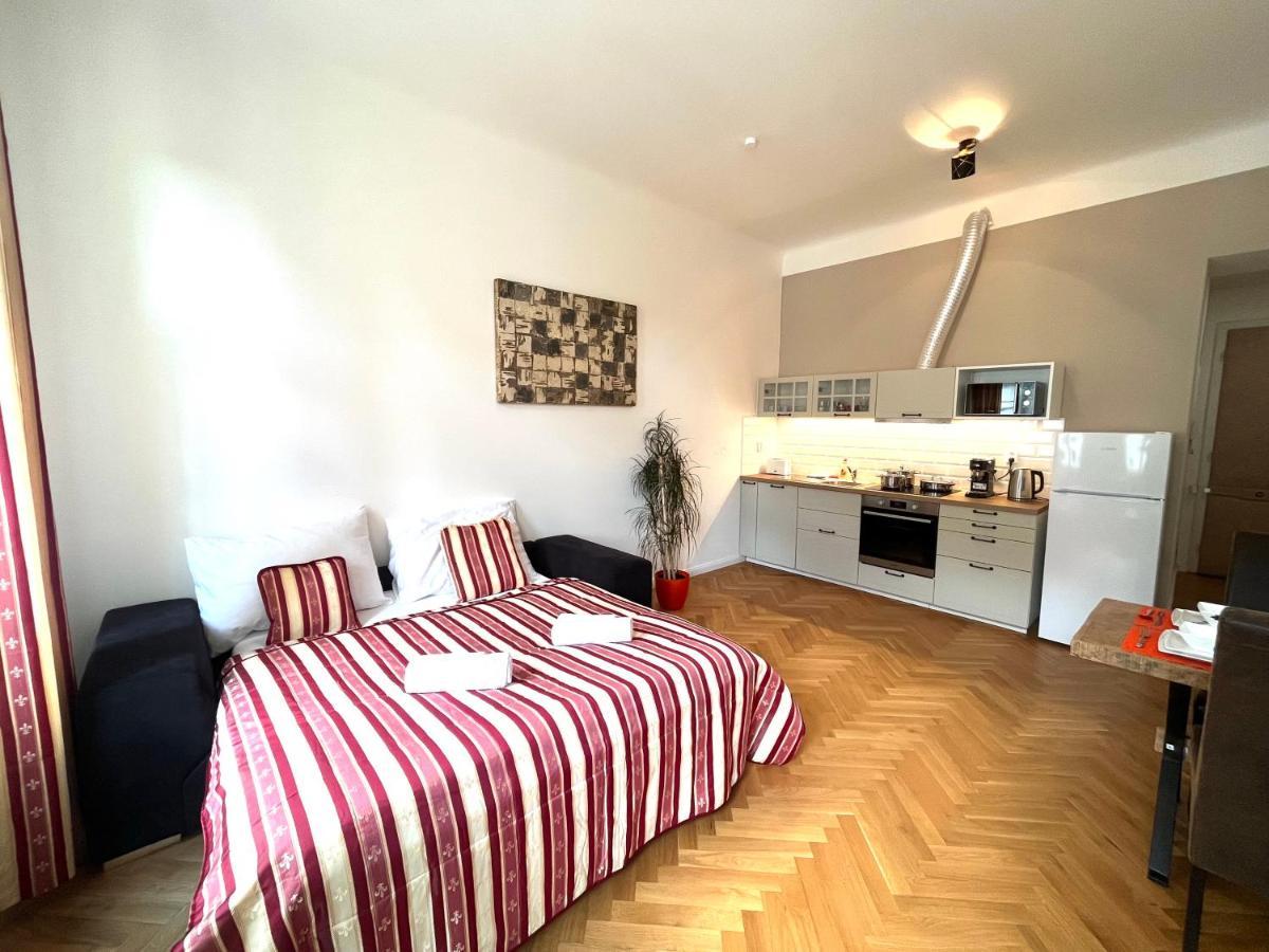 Amazing Apartment Zborovska Prague Exterior photo