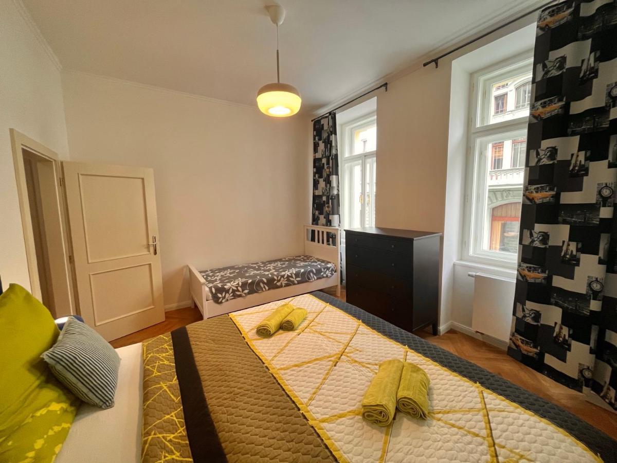 Amazing Apartment Zborovska Prague Exterior photo
