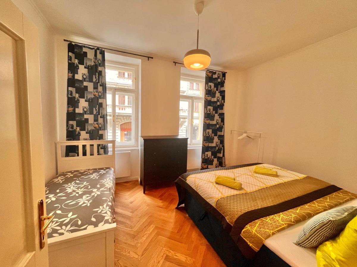 Amazing Apartment Zborovska Prague Exterior photo